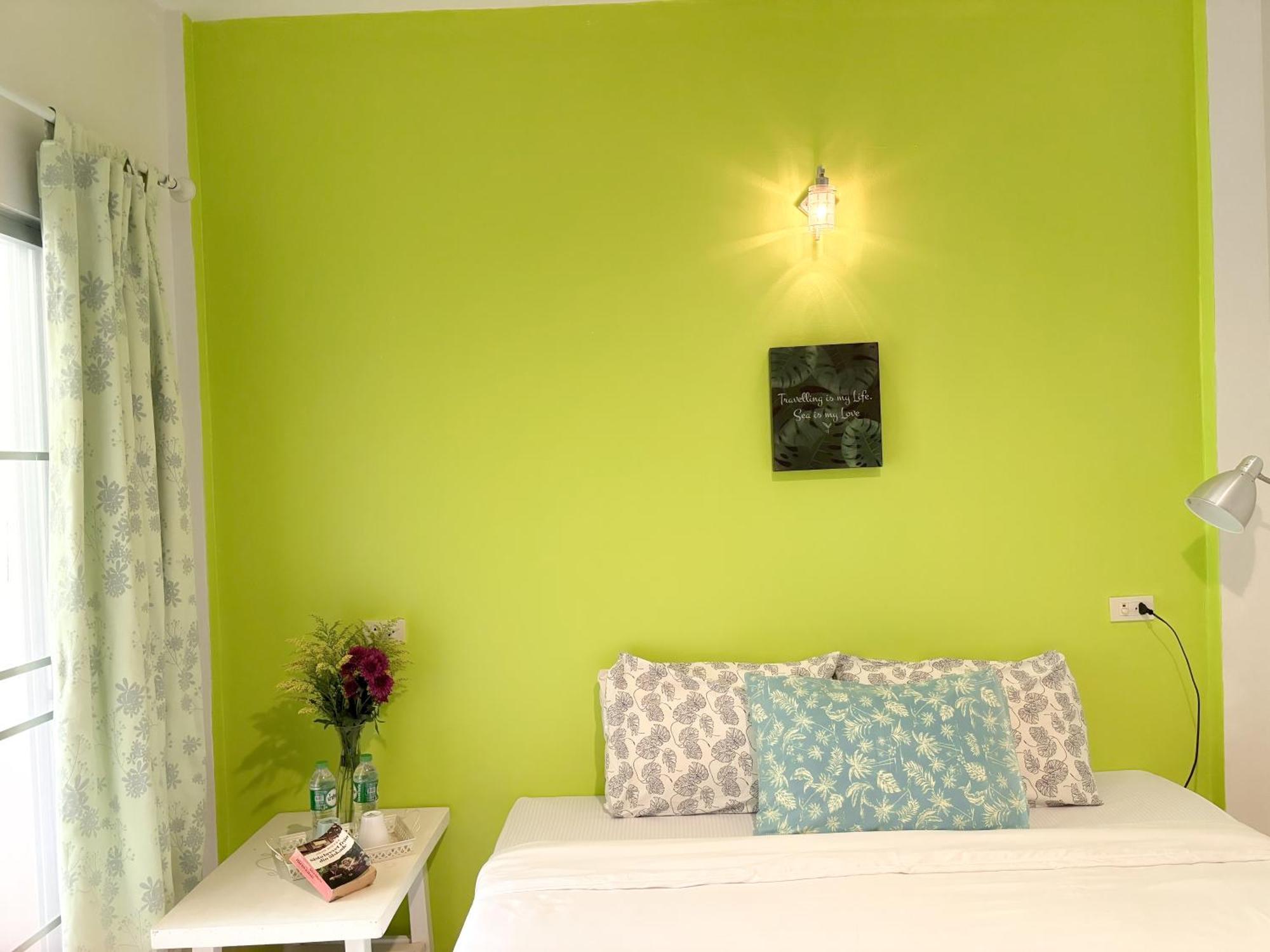 Bed and Breakfast Les Fleurs House Khao Lak Exterior foto