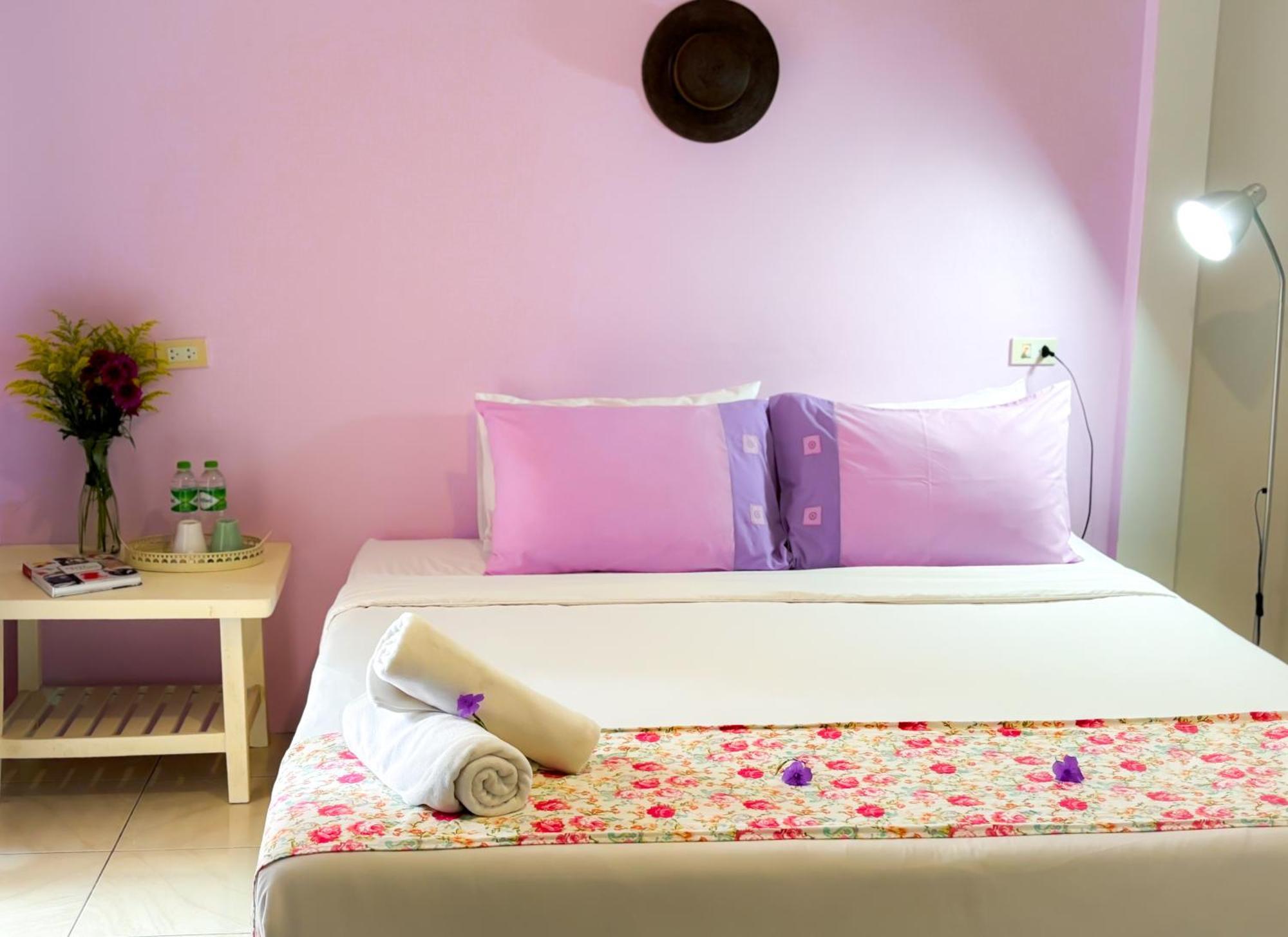 Bed and Breakfast Les Fleurs House Khao Lak Exterior foto