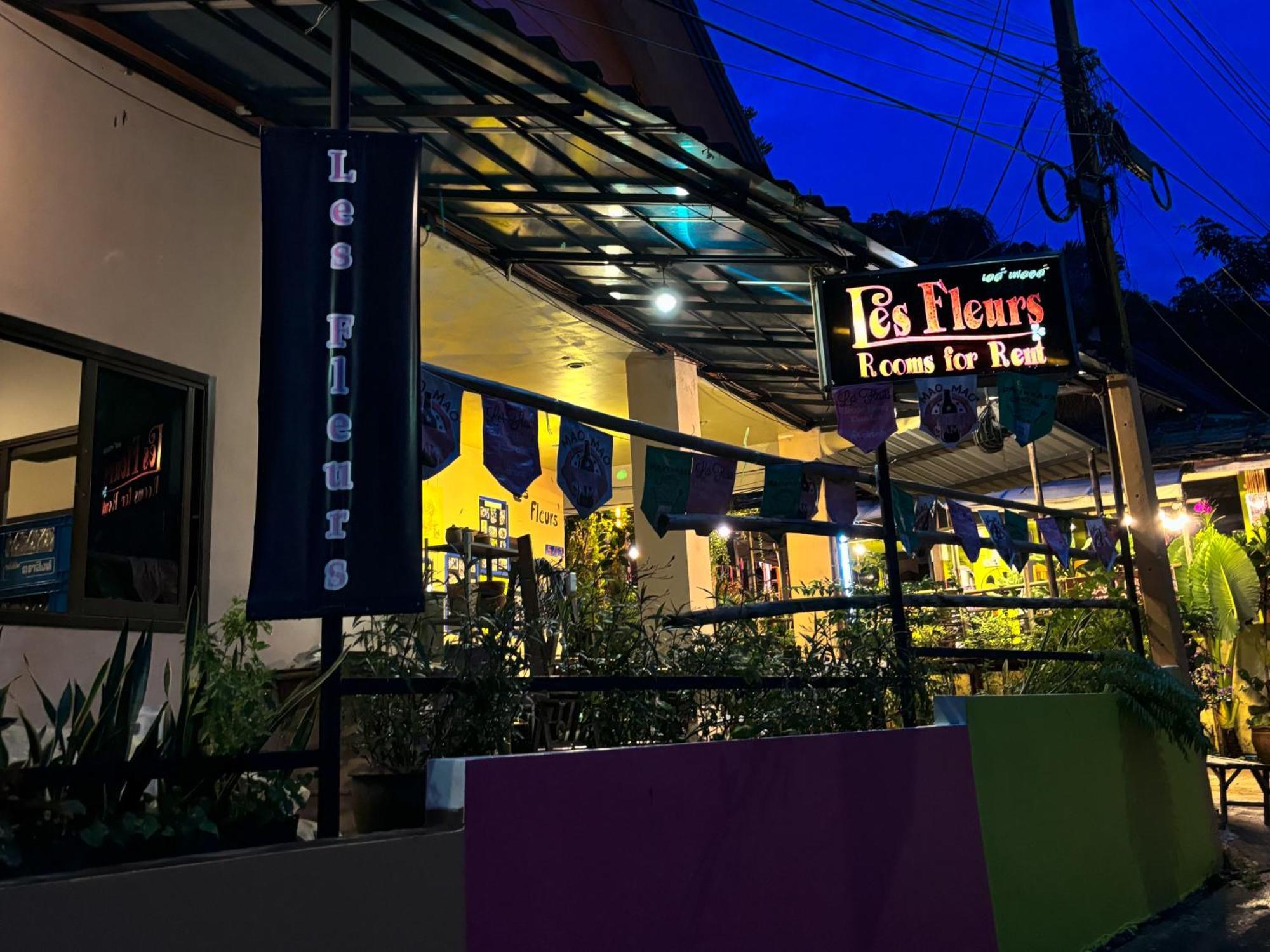 Bed and Breakfast Les Fleurs House Khao Lak Exterior foto