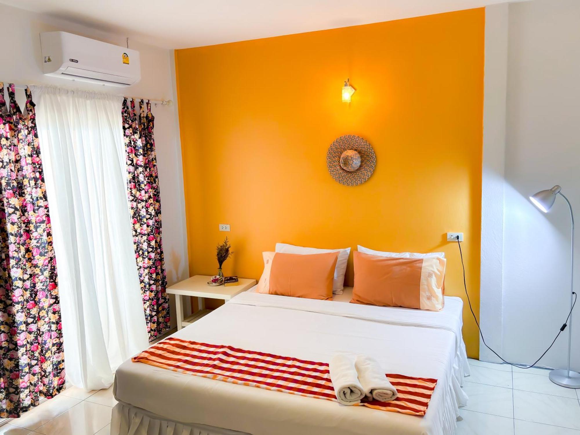 Bed and Breakfast Les Fleurs House Khao Lak Exterior foto